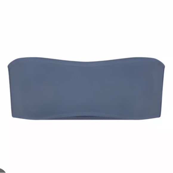 Skims Micro Bandeau Bikini Top in Medium Denim Wash Size 3X - Picture 3 of 9